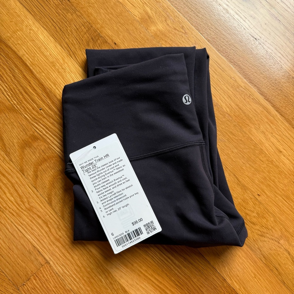 NWT Lululemon Wunder Train HR Tight
25" size 6 black
